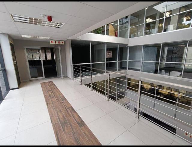 BUSINESS PROPERTY TO RENT IN CRESTA